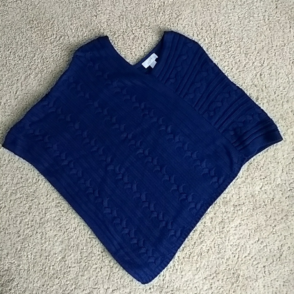 🍂 LOFT Cable Knit Poncho 🍁